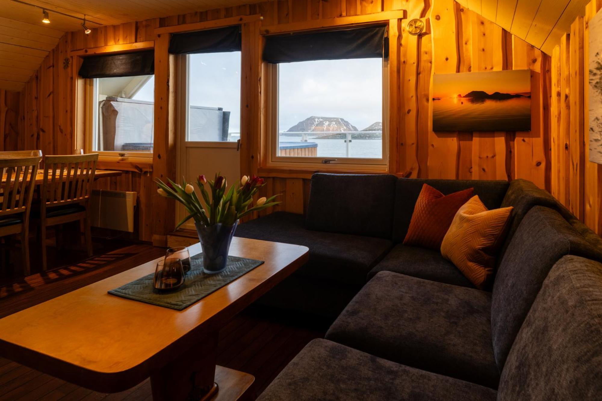 Apartment With Jacuzzi And Seaview